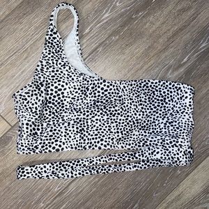 Lot of 3 - Swimsuit tops and bottom